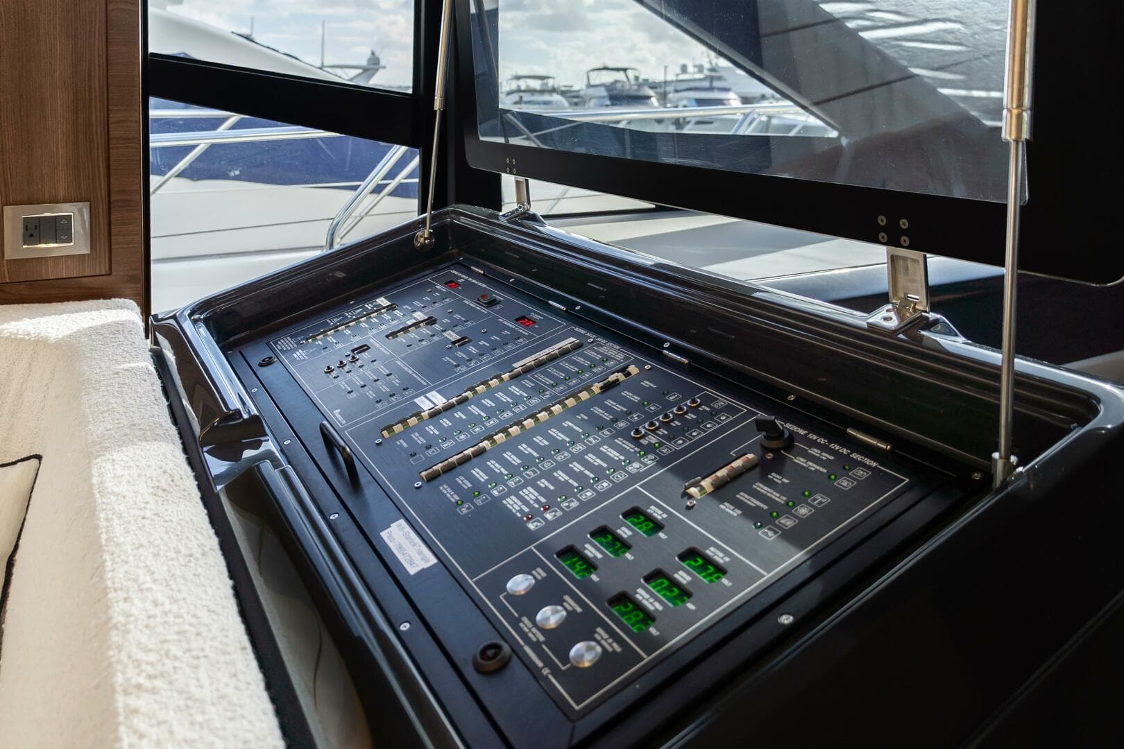 2019 Absolute 58 Fly — photo 40