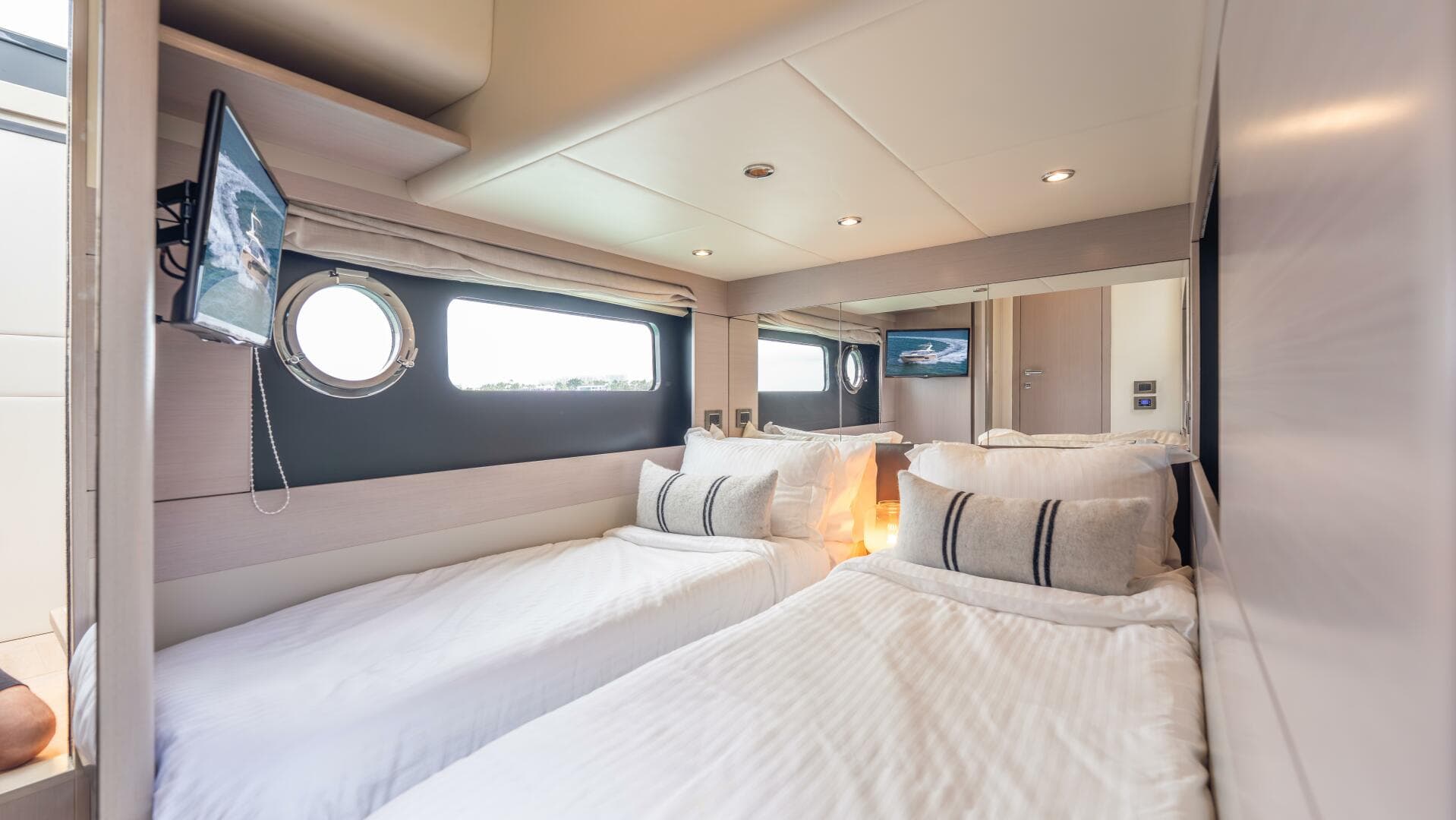 2019 Absolute 58 Fly — photo 48