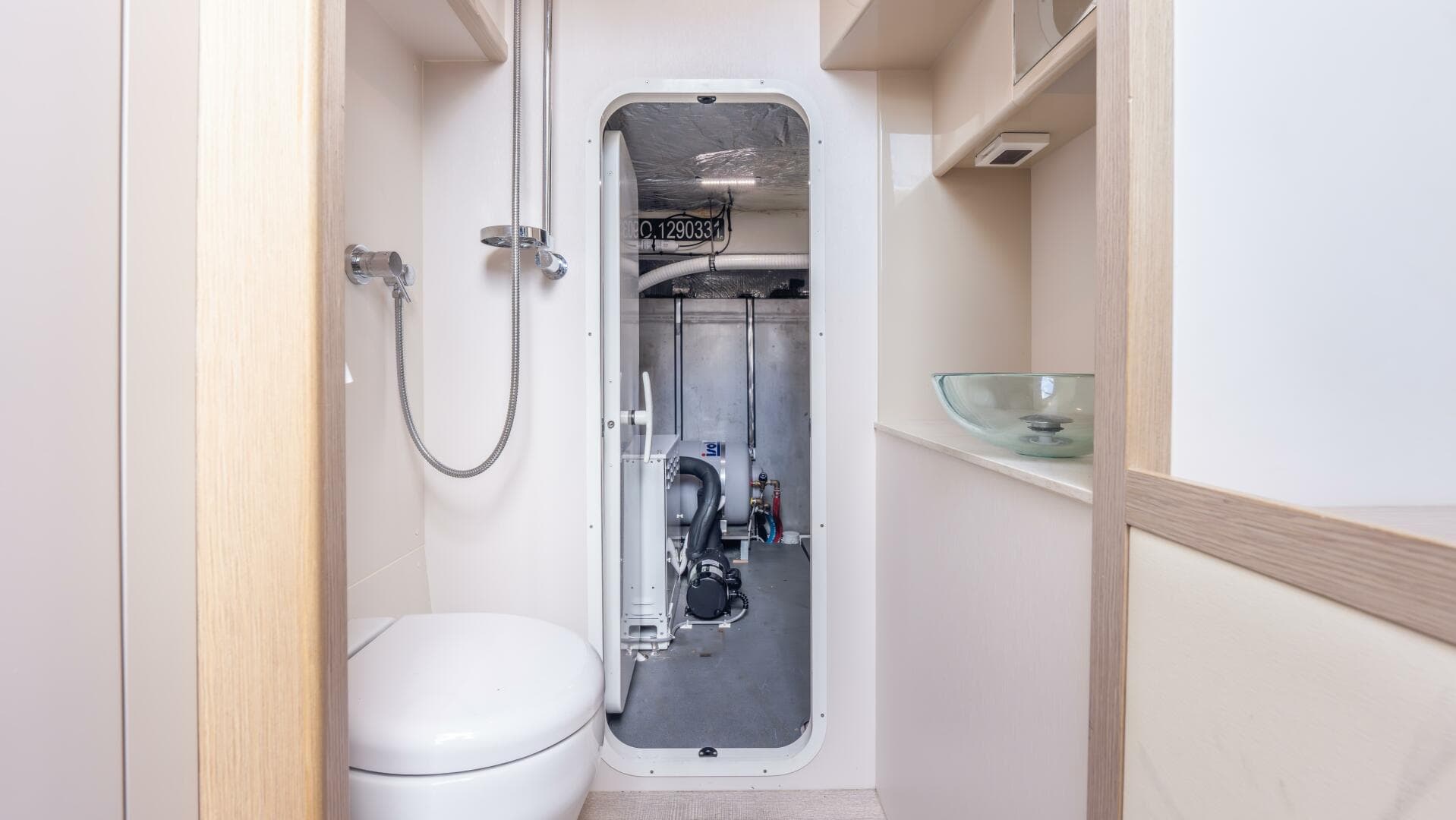 2019 Absolute 58 Fly — photo 58