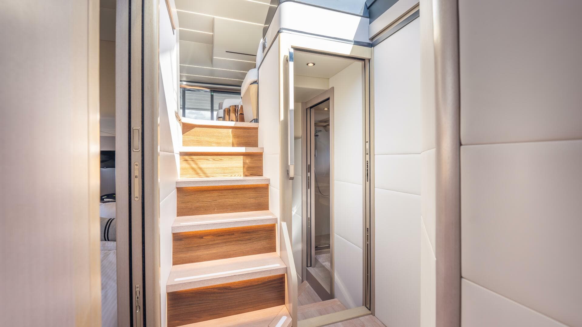 2019 Absolute 58 Fly — photo 19