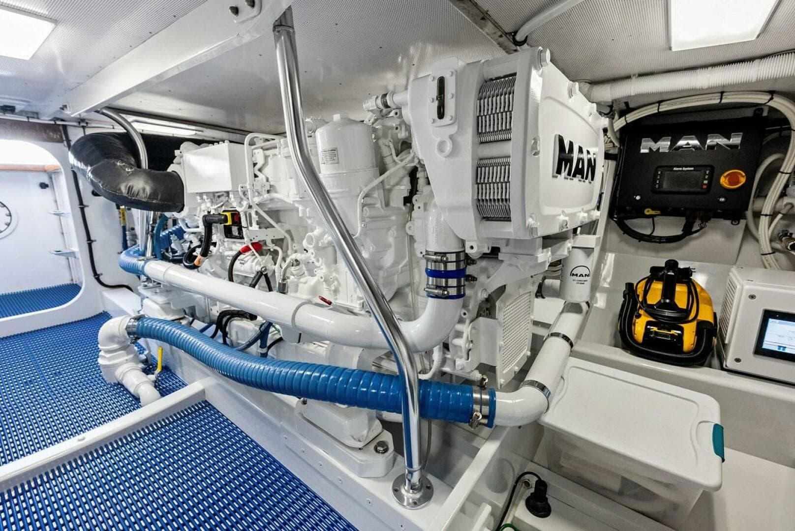 2000 Rybovich Express Sportfisherman — photo 50