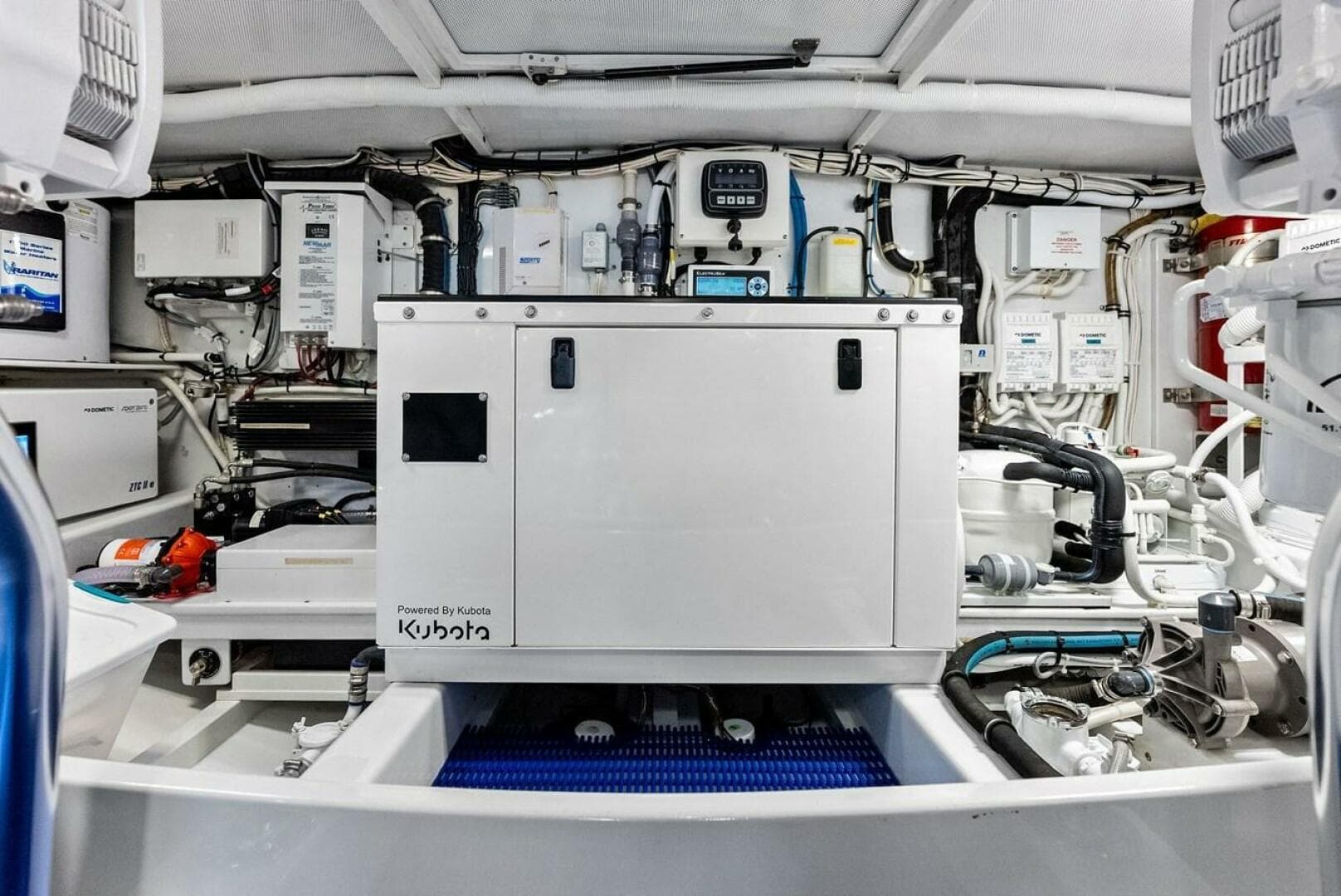 2000 Rybovich Express Sportfisherman — photo 45