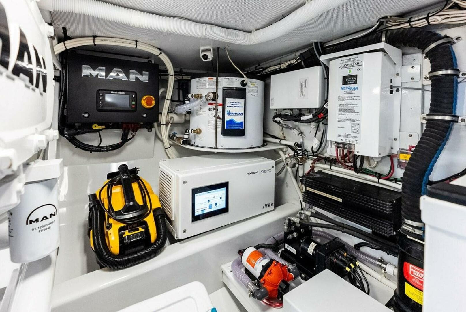 2000 Rybovich Express Sportfisherman — photo 47