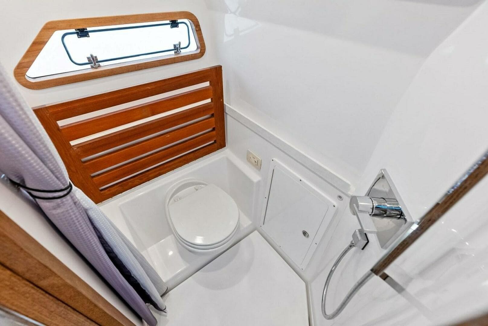 2022 Bertram — photo 33