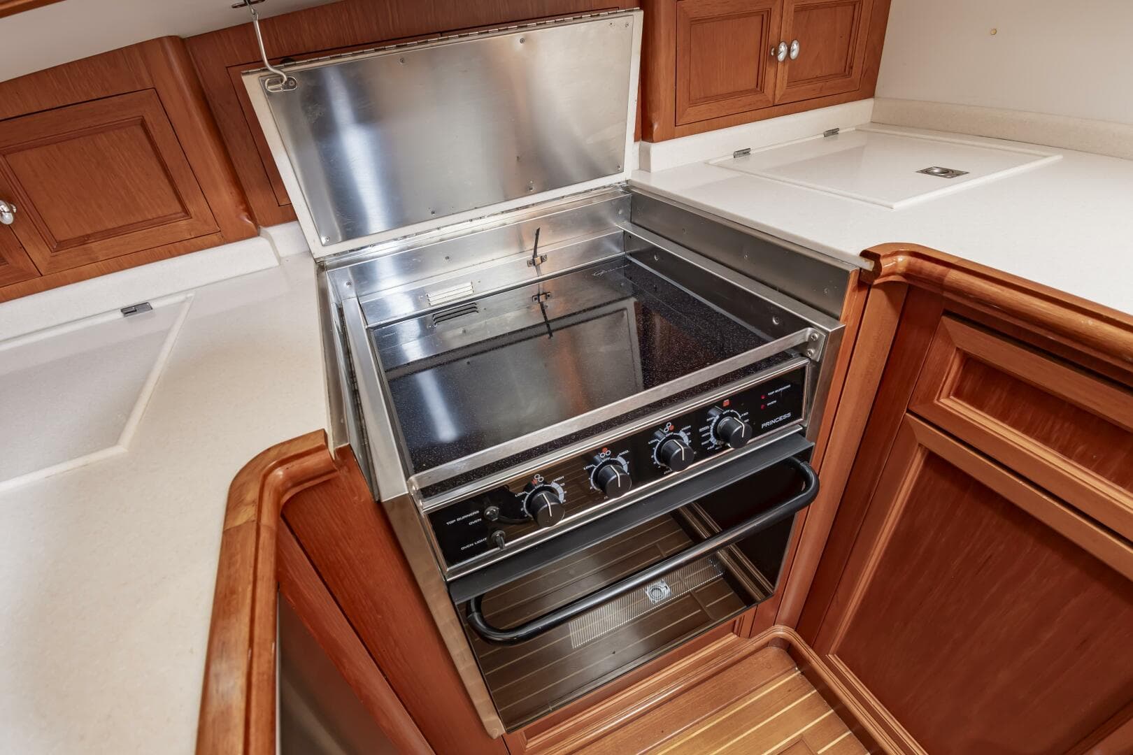 2005 Grand Banks Eastbay 49 Eastbay SX — photo 20