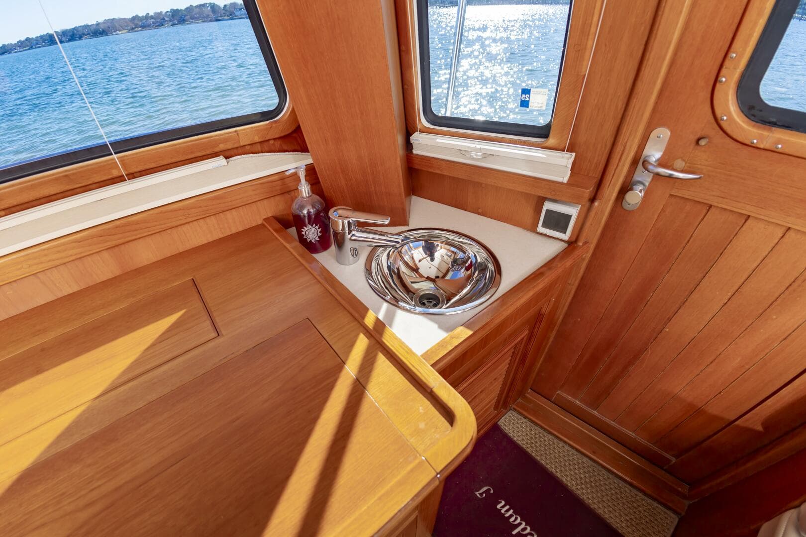 2005 Grand Banks Eastbay 49 Eastbay SX — photo 46