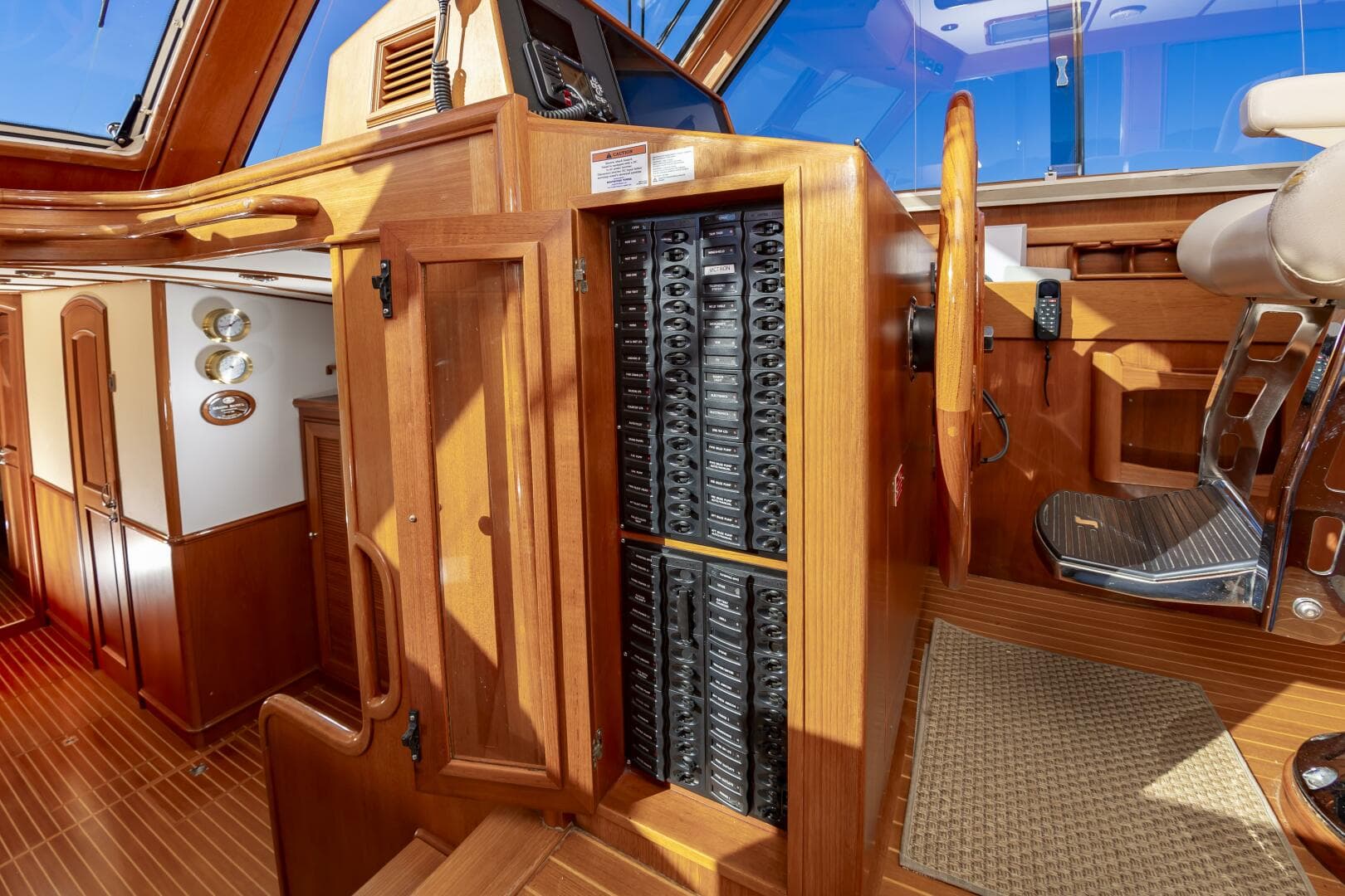 2005 Grand Banks Eastbay 49 Eastbay SX — photo 47