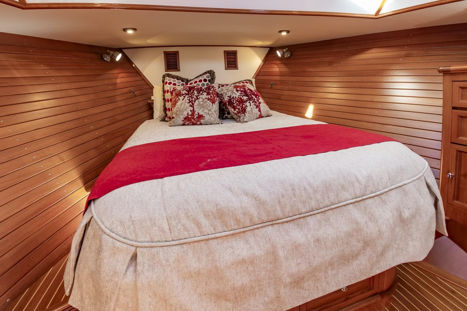 2005 Grand Banks Eastbay 49 Eastbay SX — photo 24