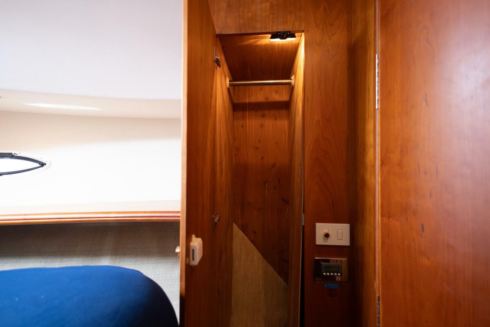 2001 Silverton Sport Bridge — photo 8