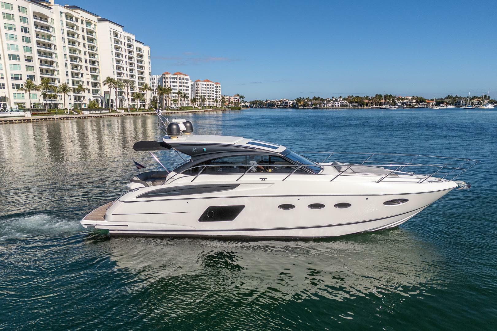 2016 Princess V48 — photo 8