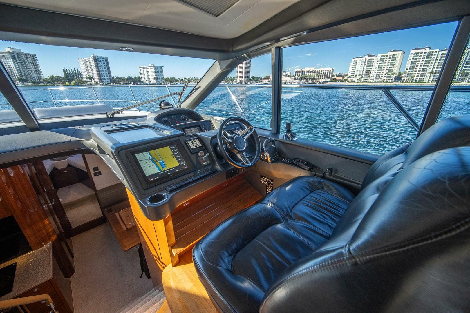 2016 Princess V48 — photo 15