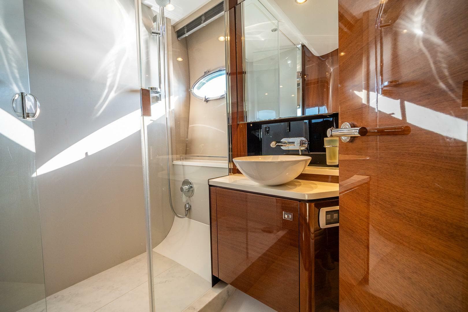 2016 Princess V48 — photo 36