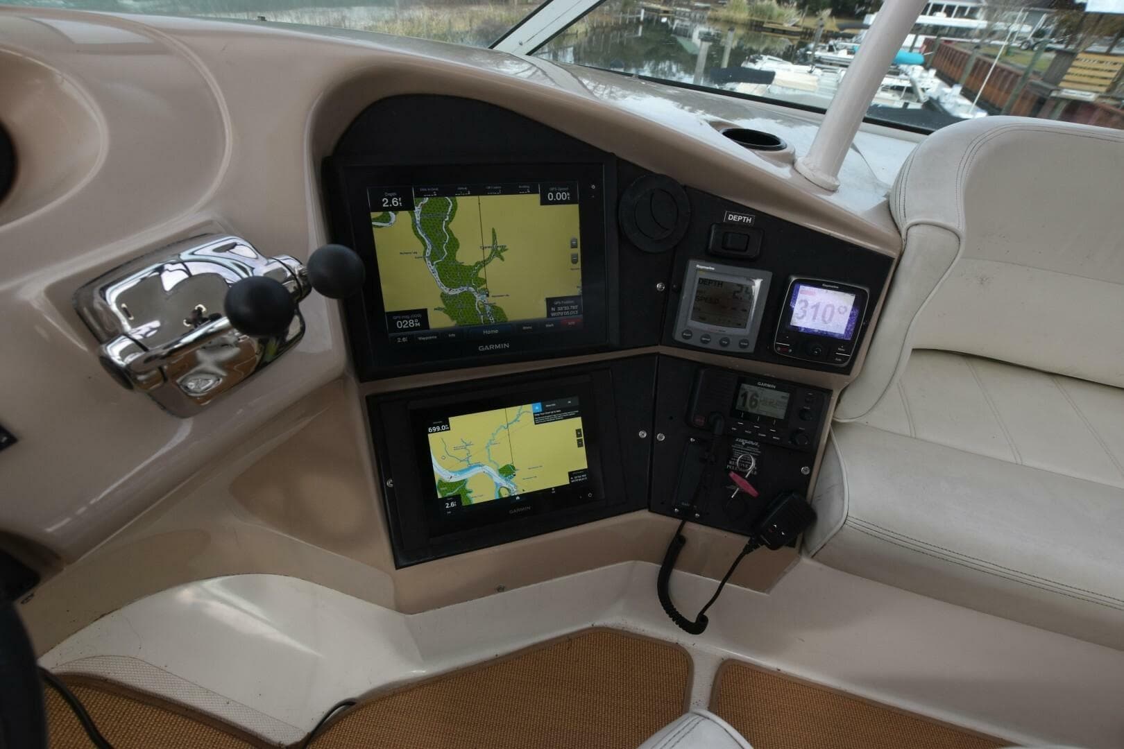 2006 Carver 46 Voyager — photo 10