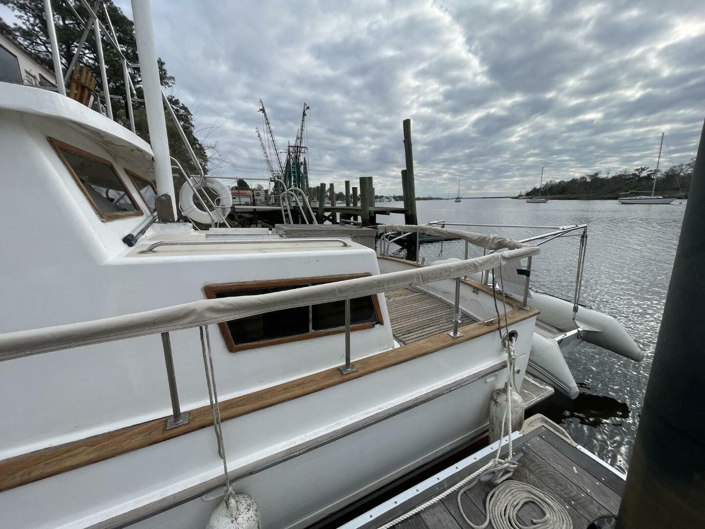 1991 Marine Trader 34 Double Cabin — photo 85