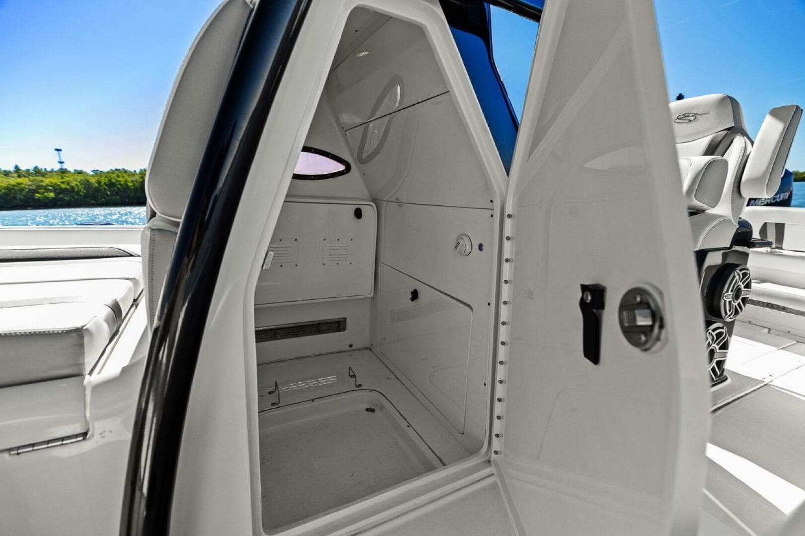 2021 Shearwater 270 SS Open Carolina — photo 35