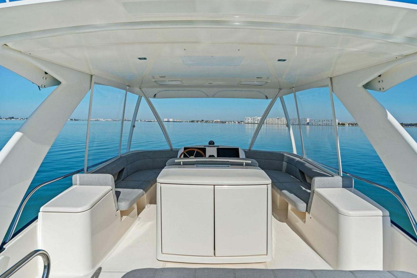 2016 Tiara Yachts 50 Flybridge — photo 47