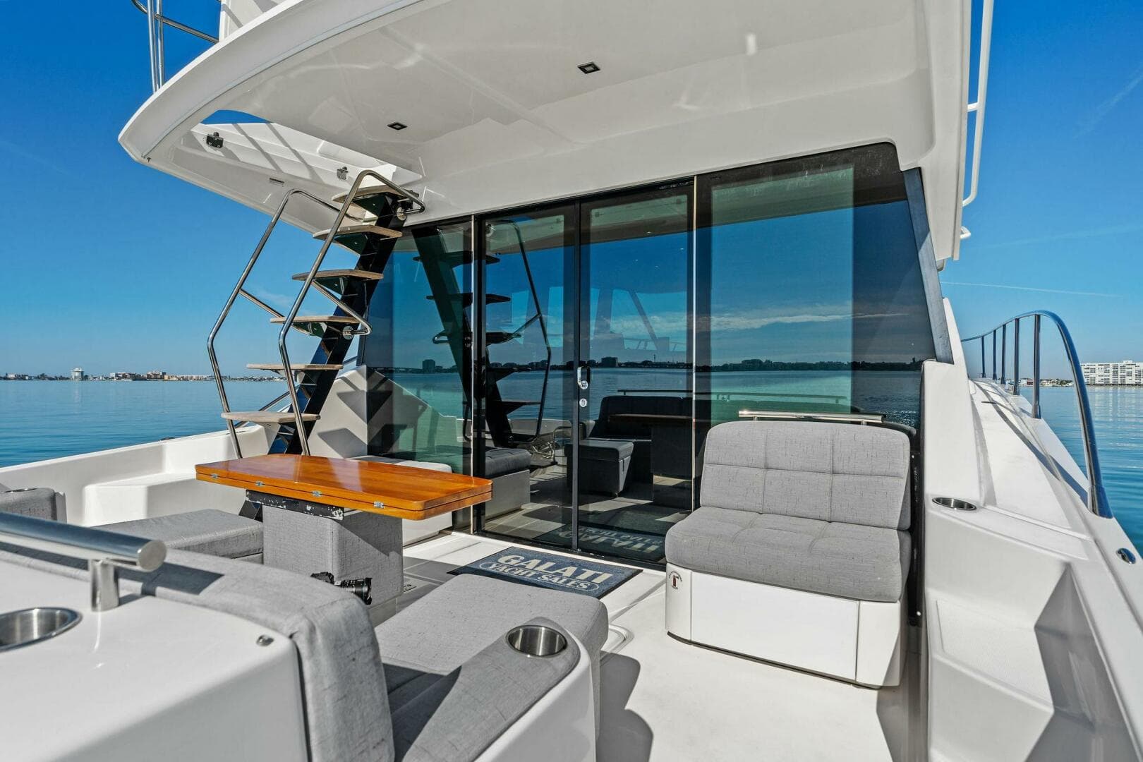 2016 Tiara Yachts 50 Flybridge — photo 41