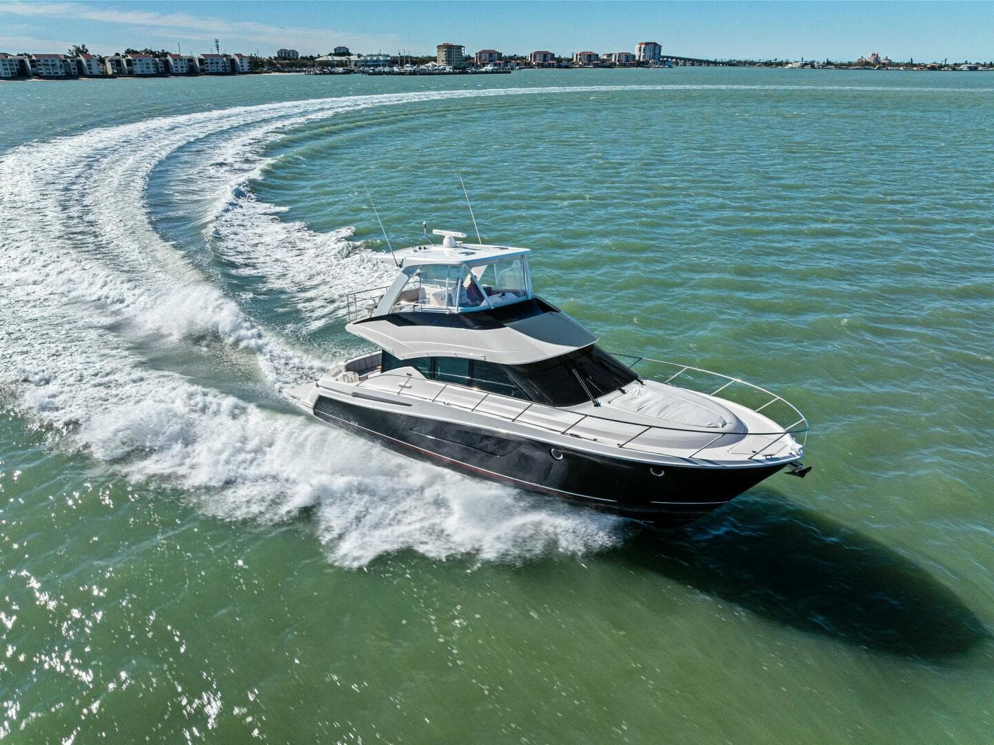 2016 Tiara Yachts 50 Flybridge — photo 77