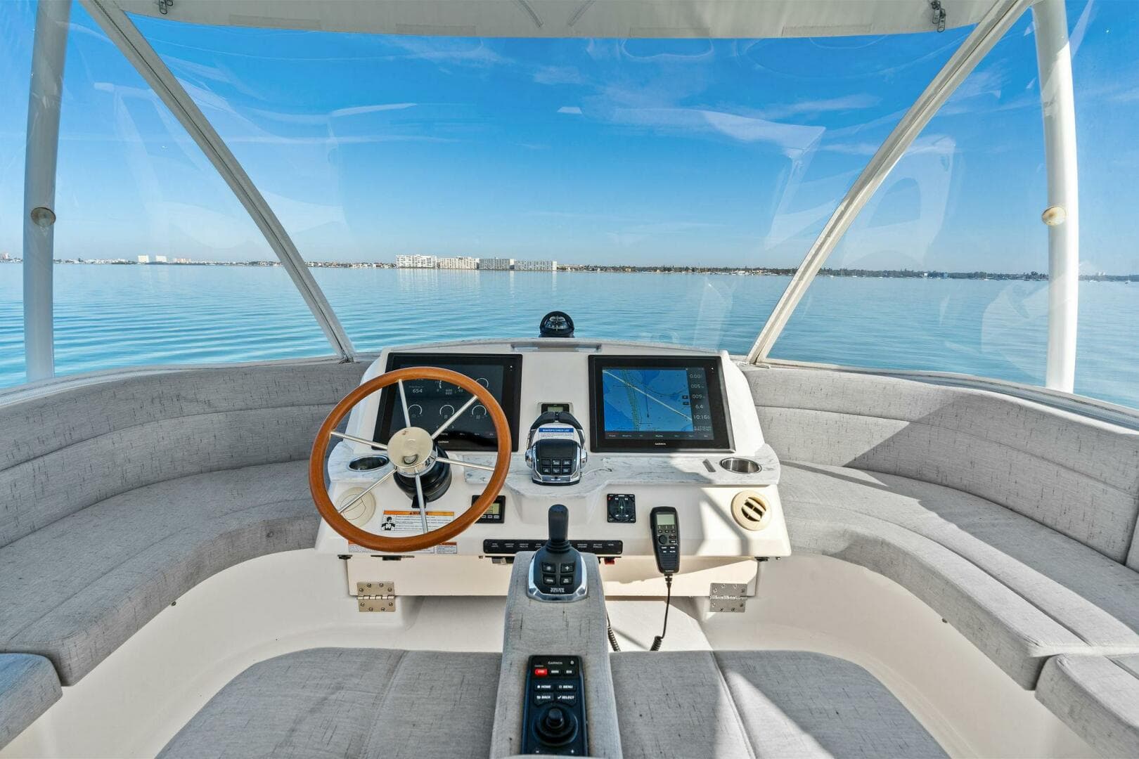 2016 Tiara Yachts 50 Flybridge — photo 51