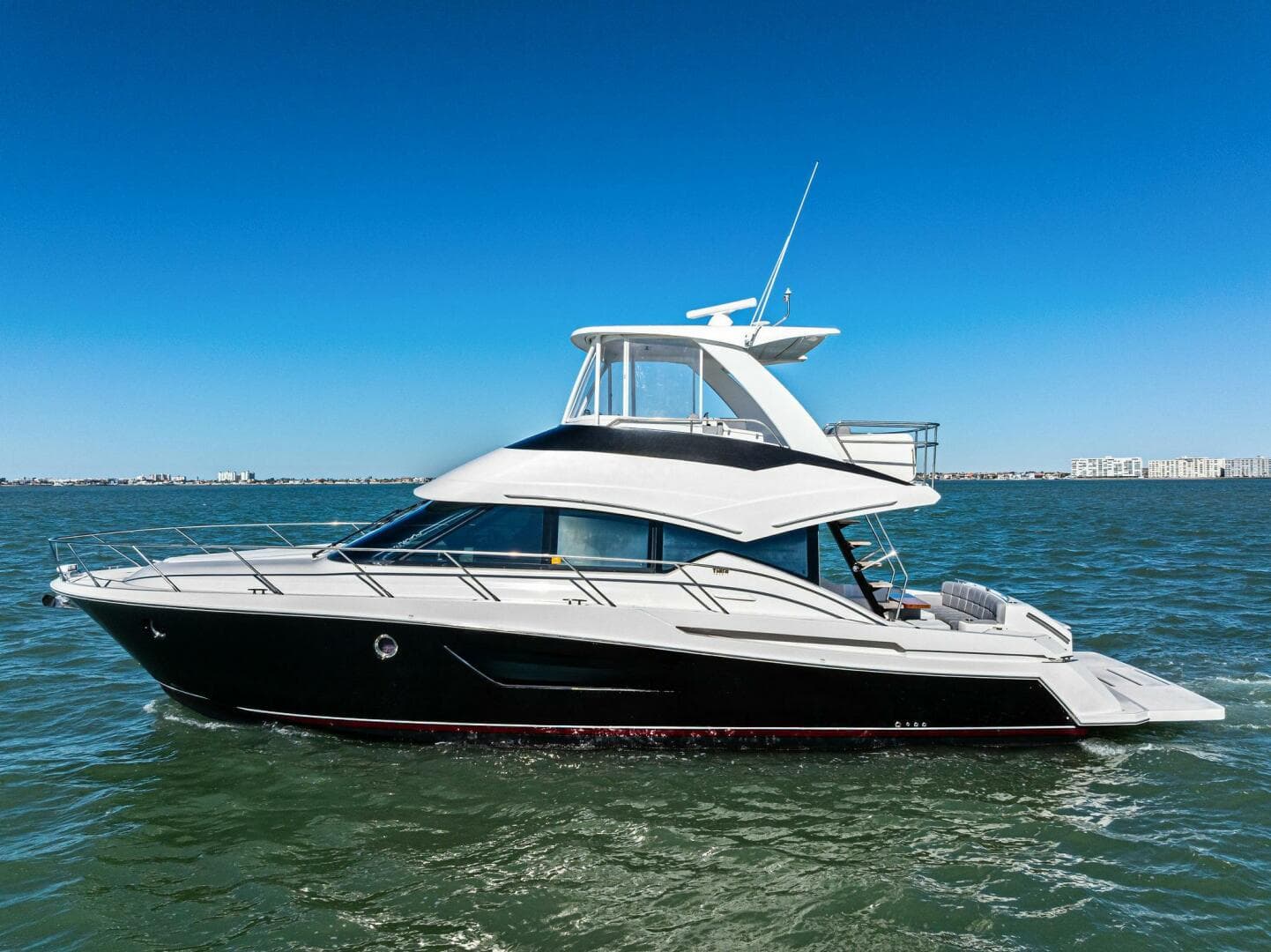 2016 Tiara Yachts 50 Flybridge — photo 72