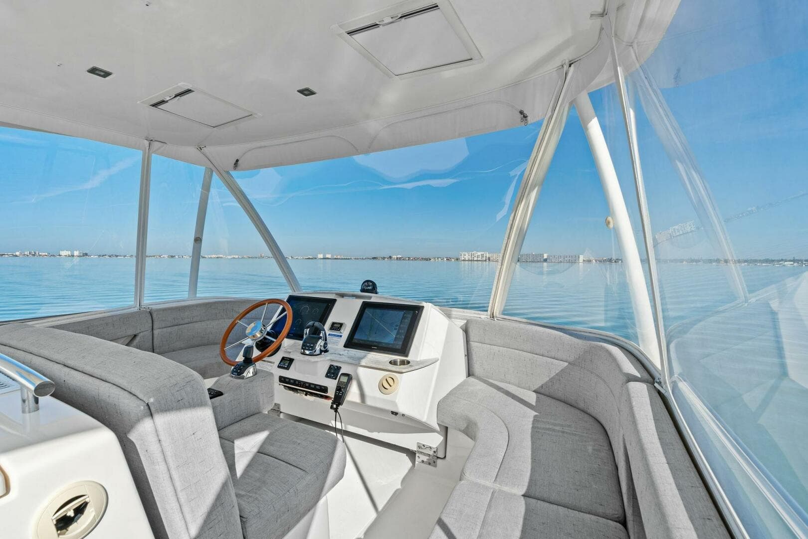 2016 Tiara Yachts 50 Flybridge — photo 53