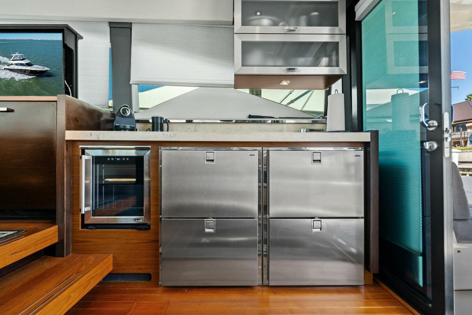 2016 Tiara Yachts 50 Flybridge — photo 12