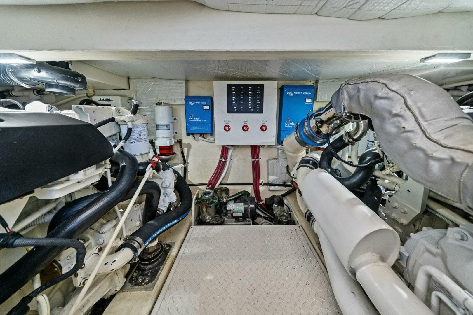 2016 Tiara Yachts 50 Flybridge — photo 64