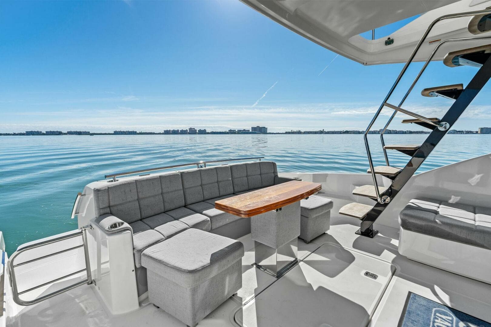 2016 Tiara Yachts 50 Flybridge — photo 40