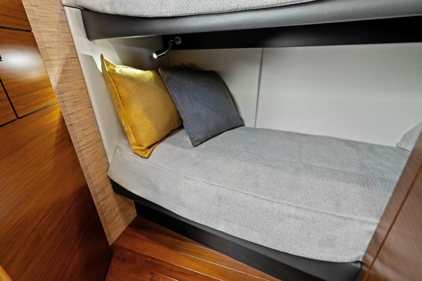 2016 Tiara Yachts 50 Flybridge — photo 25