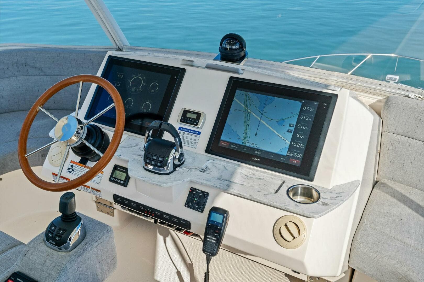 2016 Tiara Yachts 50 Flybridge — photo 54