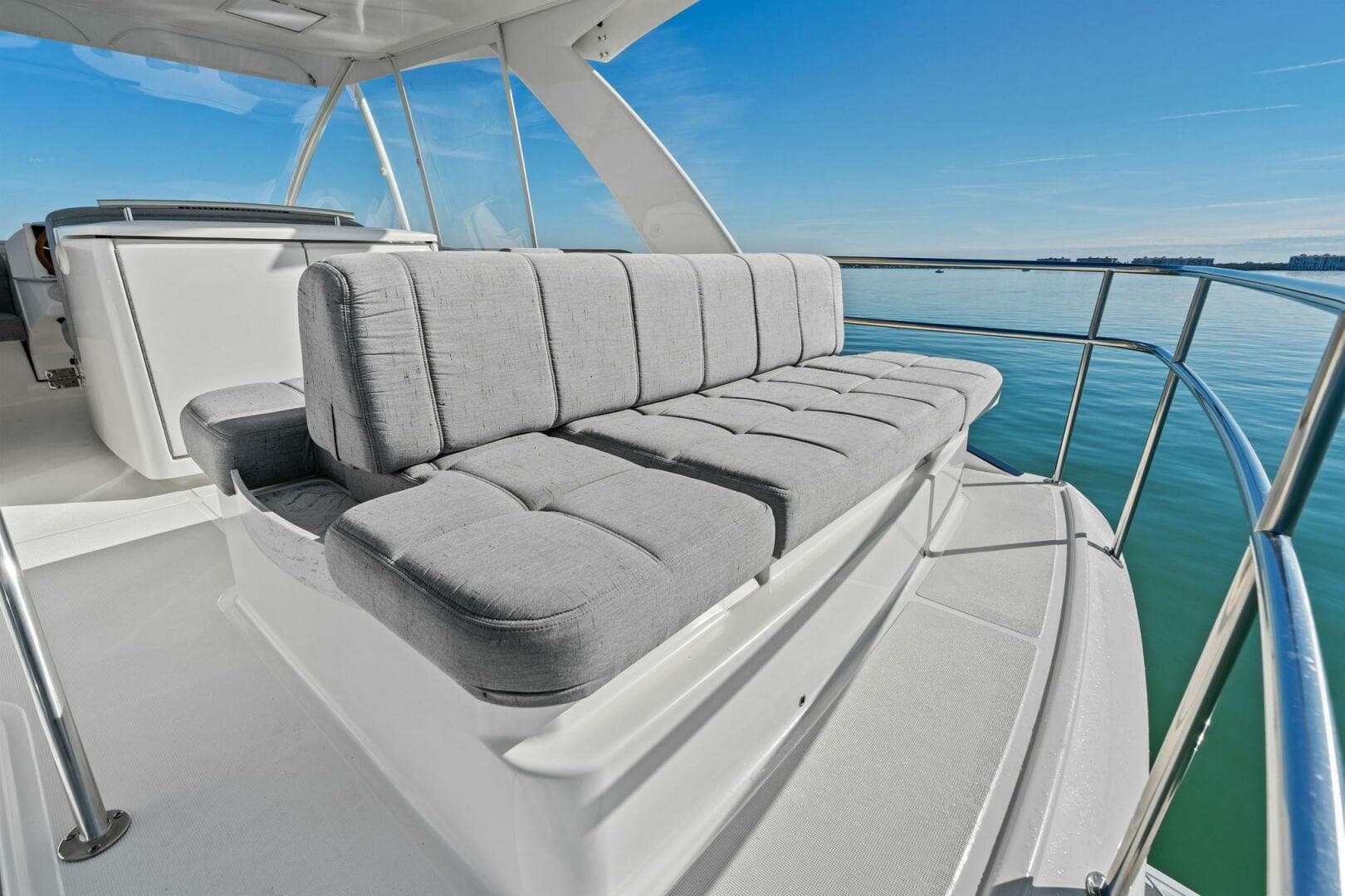 2016 Tiara Yachts 50 Flybridge — photo 43