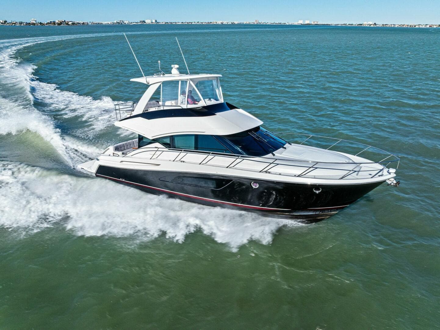 2016 Tiara Yachts 50 Flybridge — photo 75