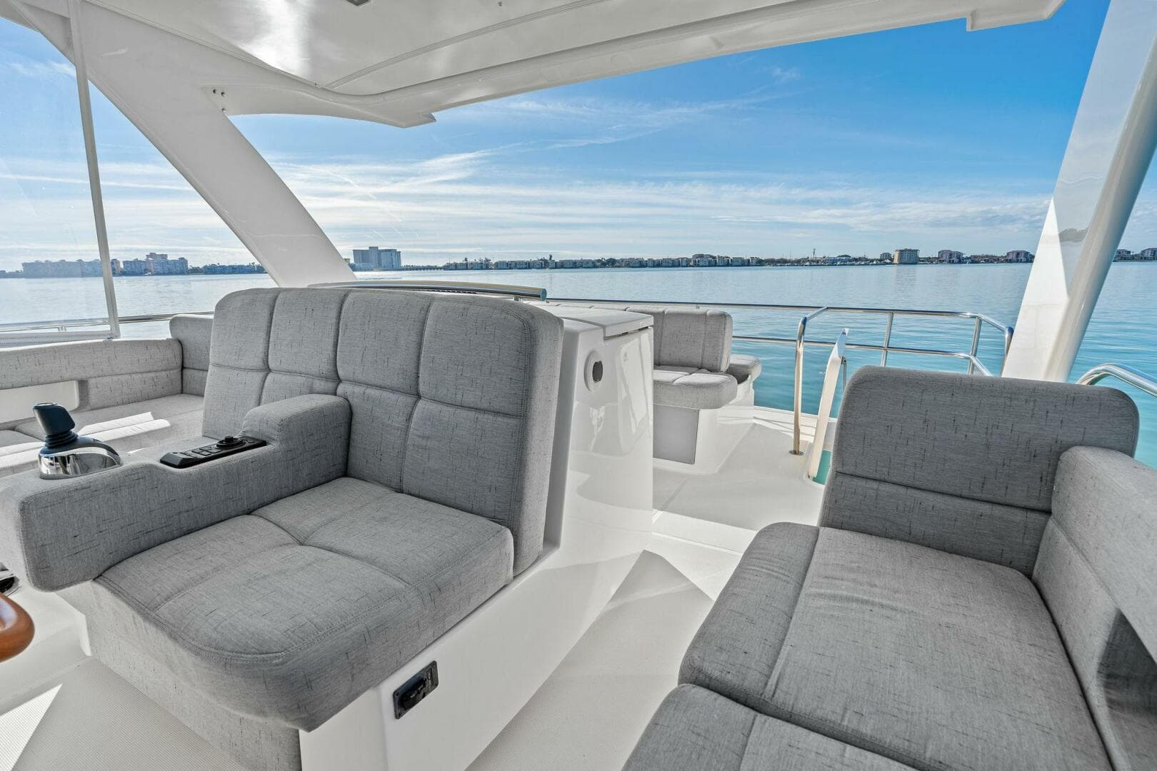 2016 Tiara Yachts 50 Flybridge — photo 58