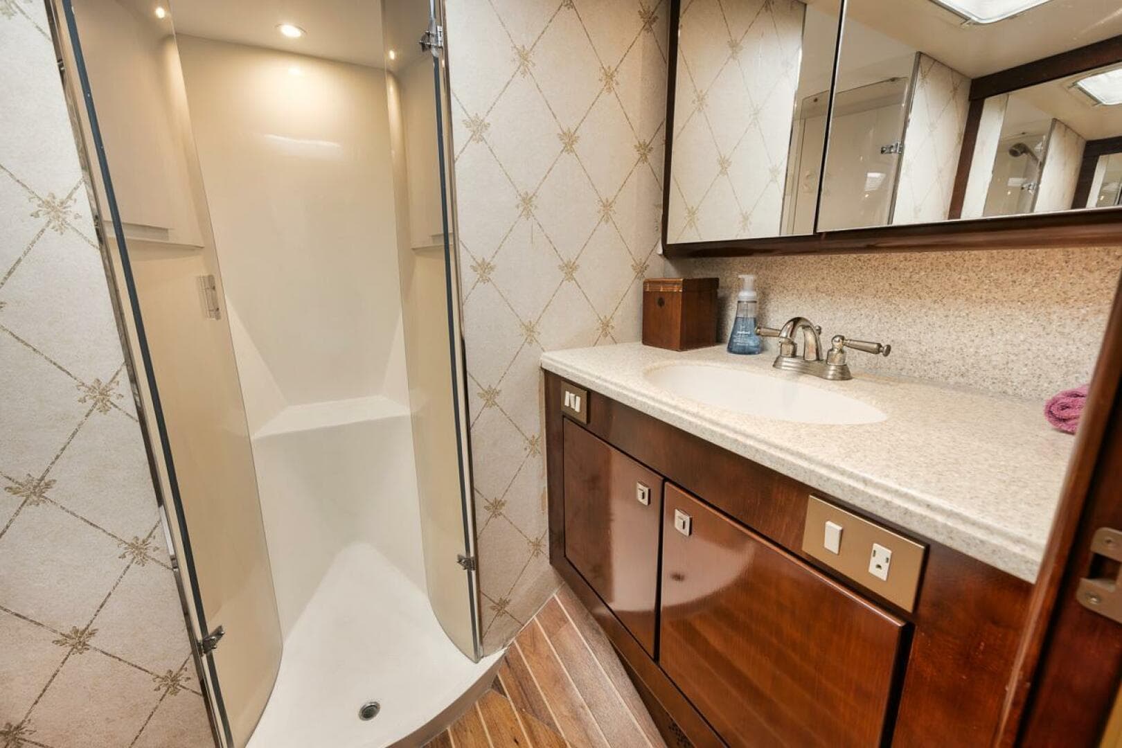 2005 Ocean 73 Super Sport — photo 17