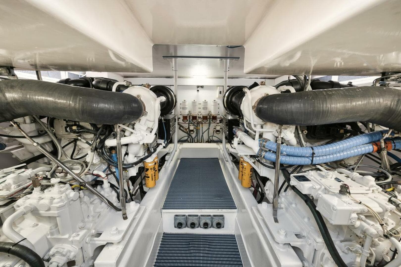 2005 Ocean 73 Super Sport — photo 27