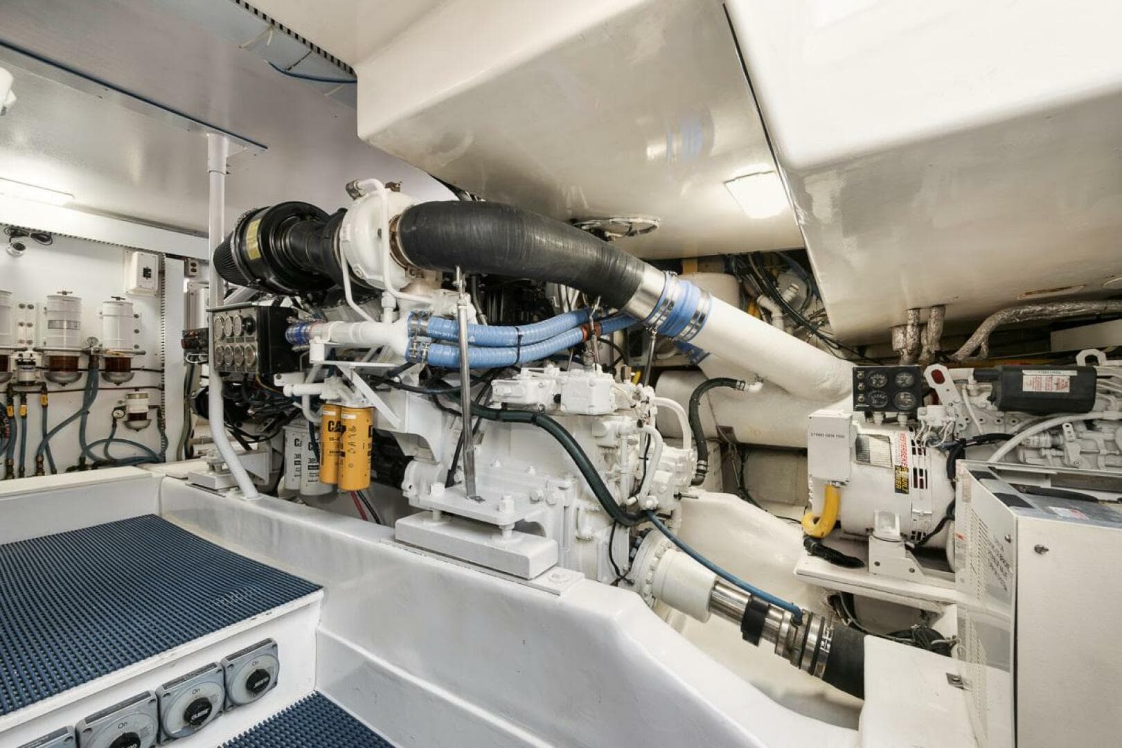 2005 Ocean 73 Super Sport — photo 29