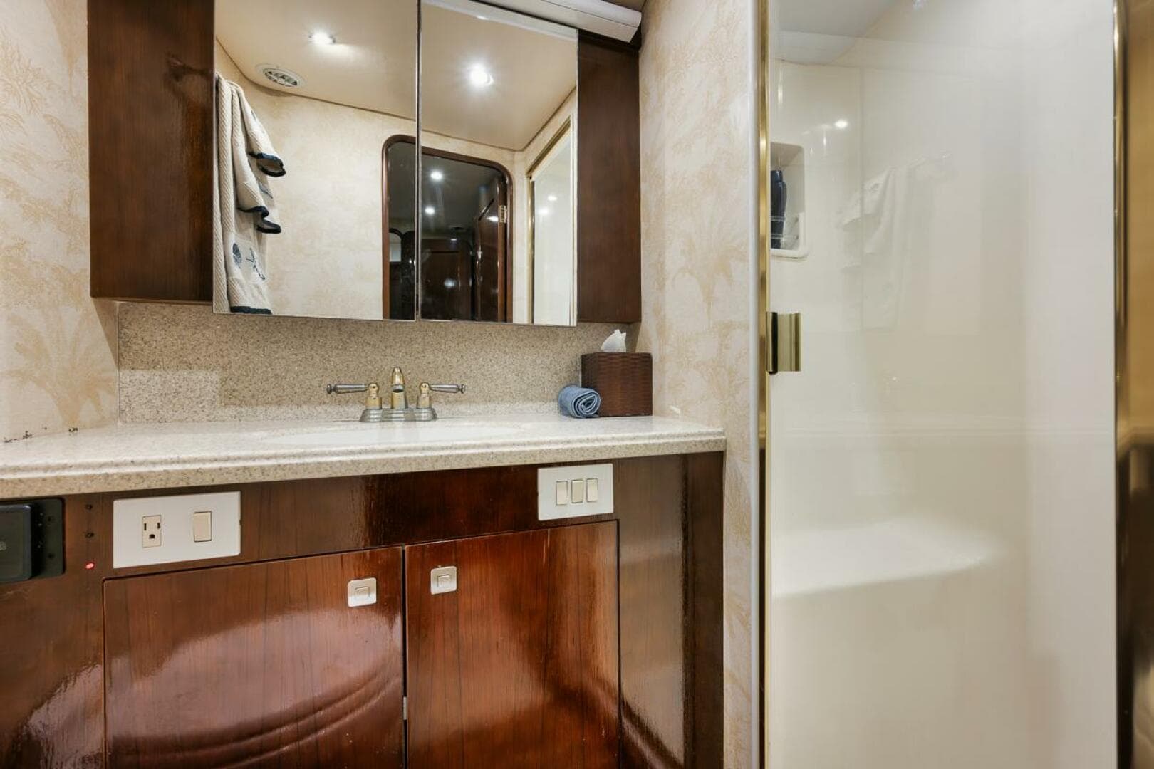 2005 Ocean 73 Super Sport — photo 14