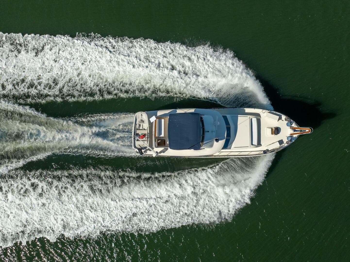 1985 Hatteras 53 — photo 10