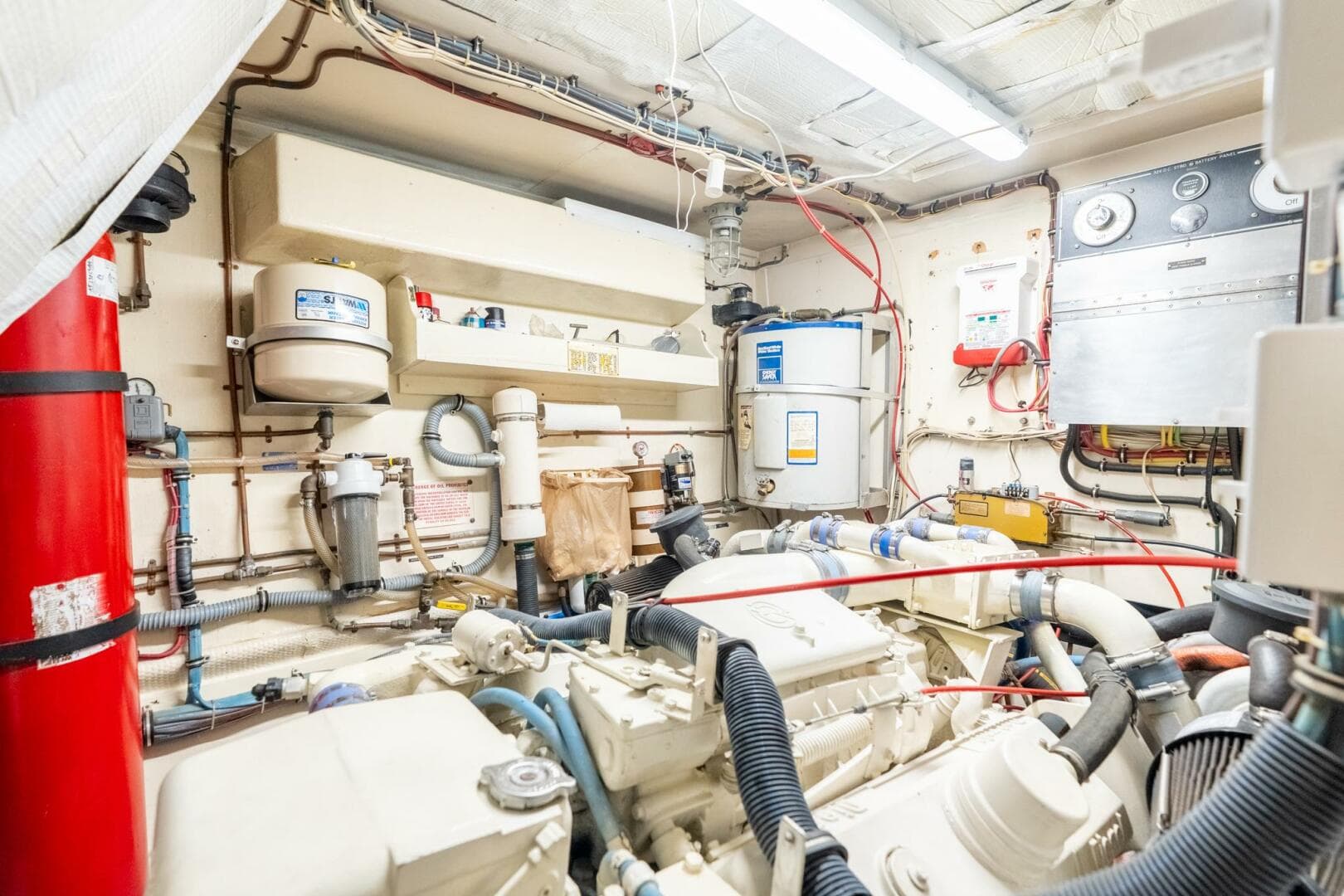 1985 Hatteras 53 — photo 64