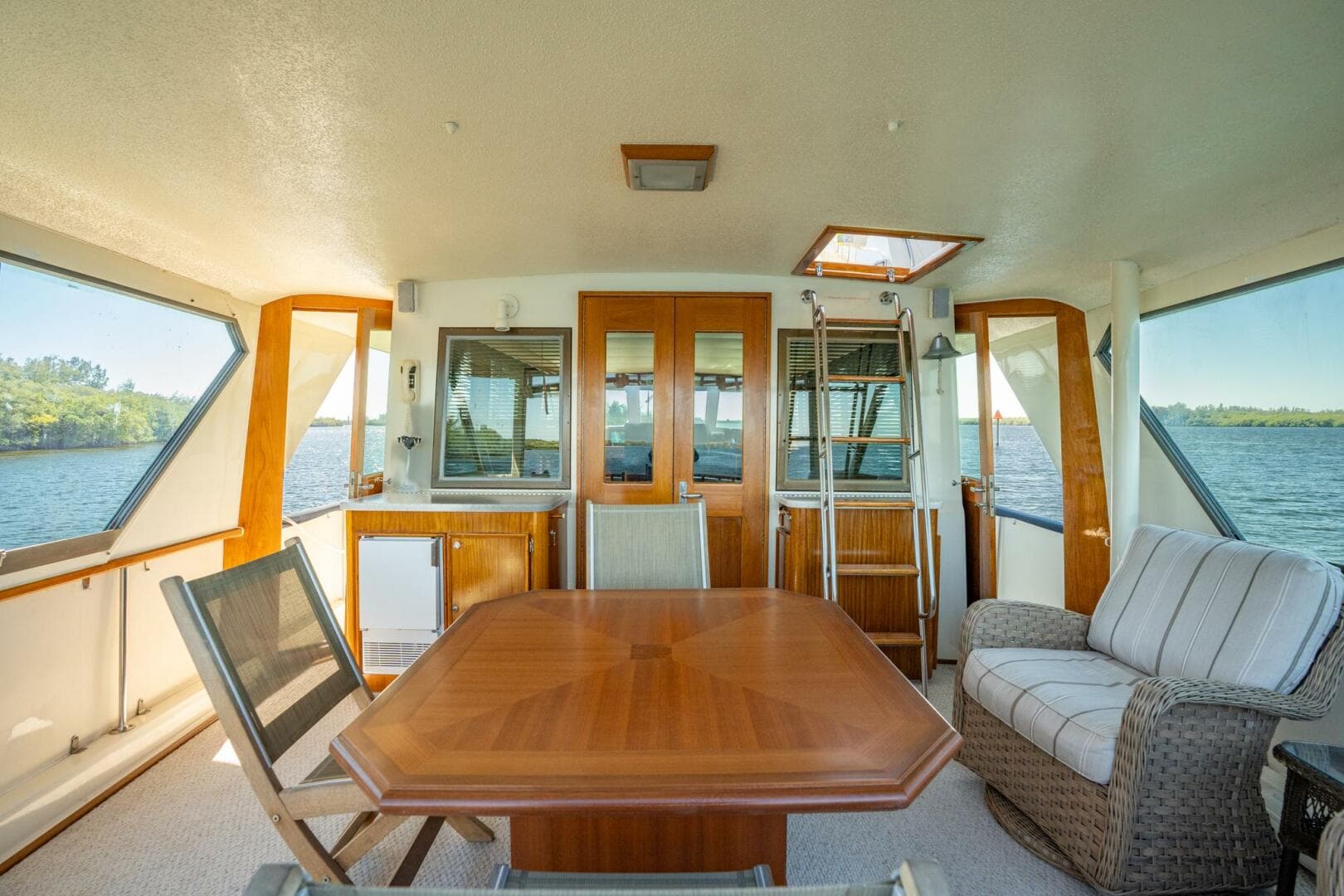 1985 Hatteras 53 — photo 29