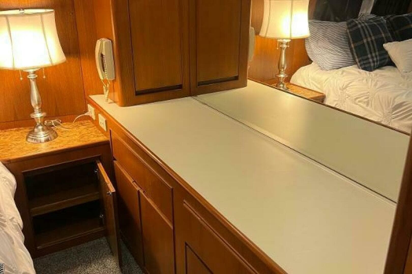 1998 Hyatt 51 Aft Cabin — photo 54