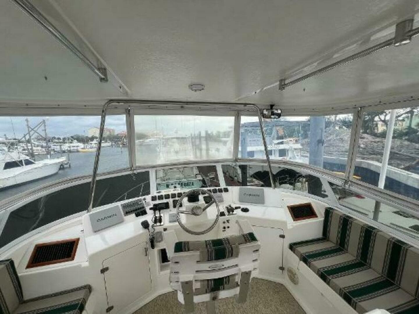 1998 Hyatt 51 Aft Cabin — photo 26