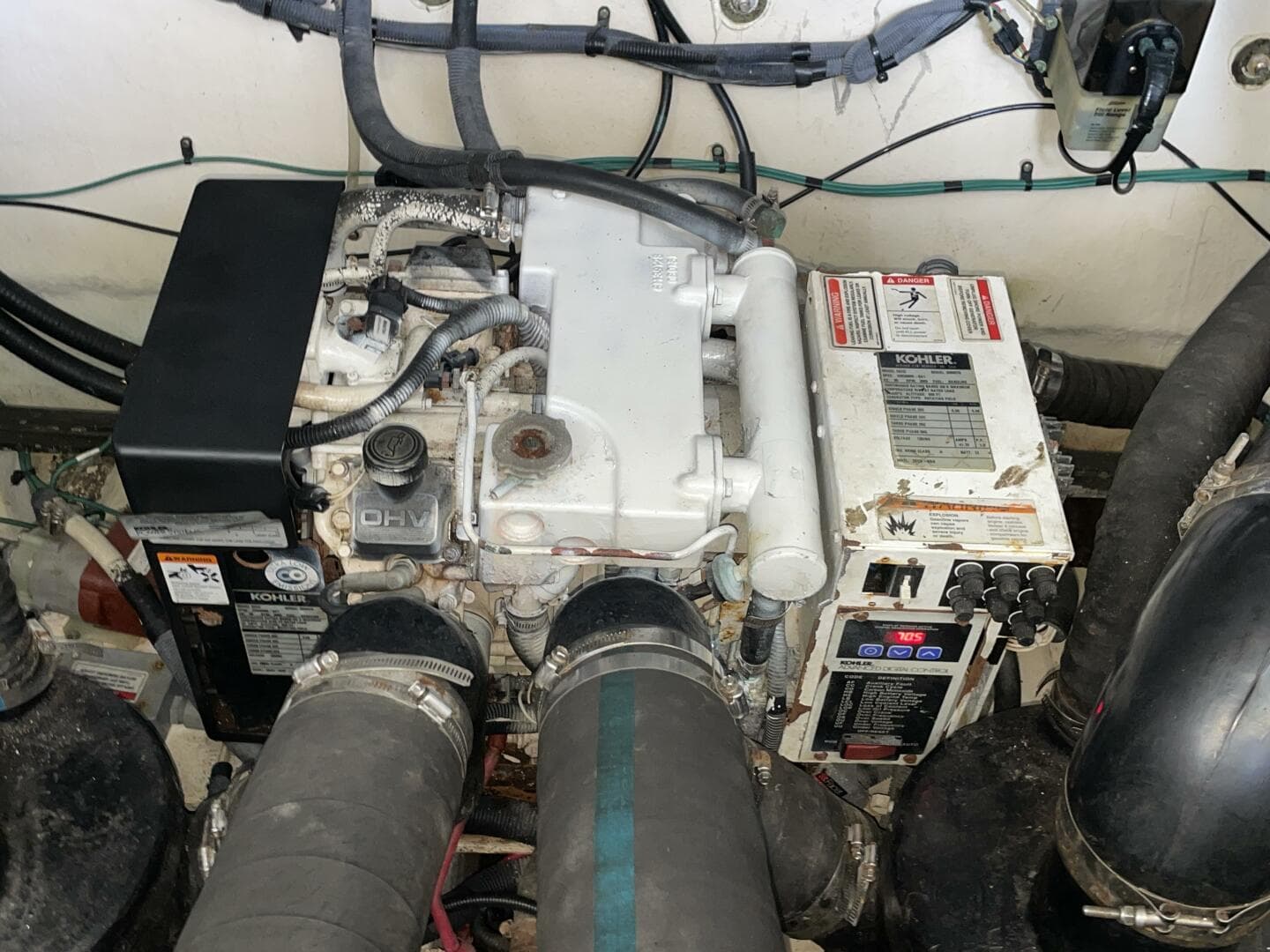 2006 Sea Ray 320 Sundancer — photo 43