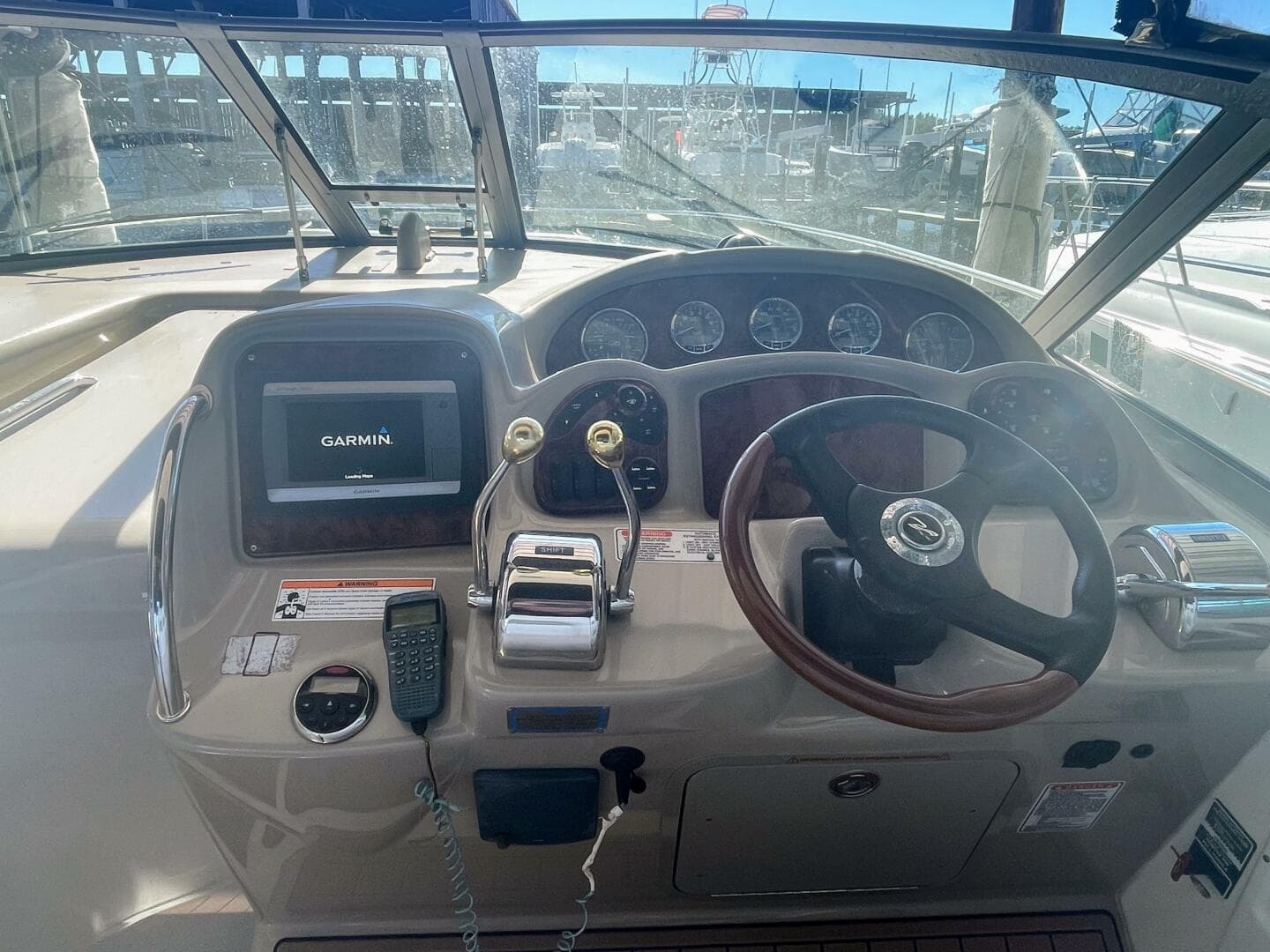 2006 Sea Ray 320 Sundancer — photo 17