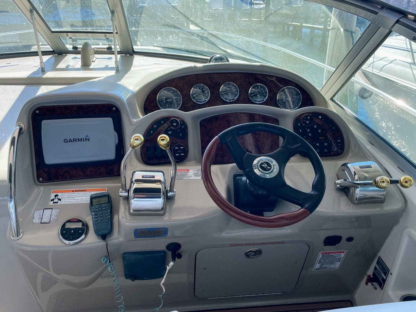 2006 Sea Ray 320 Sundancer — photo 13