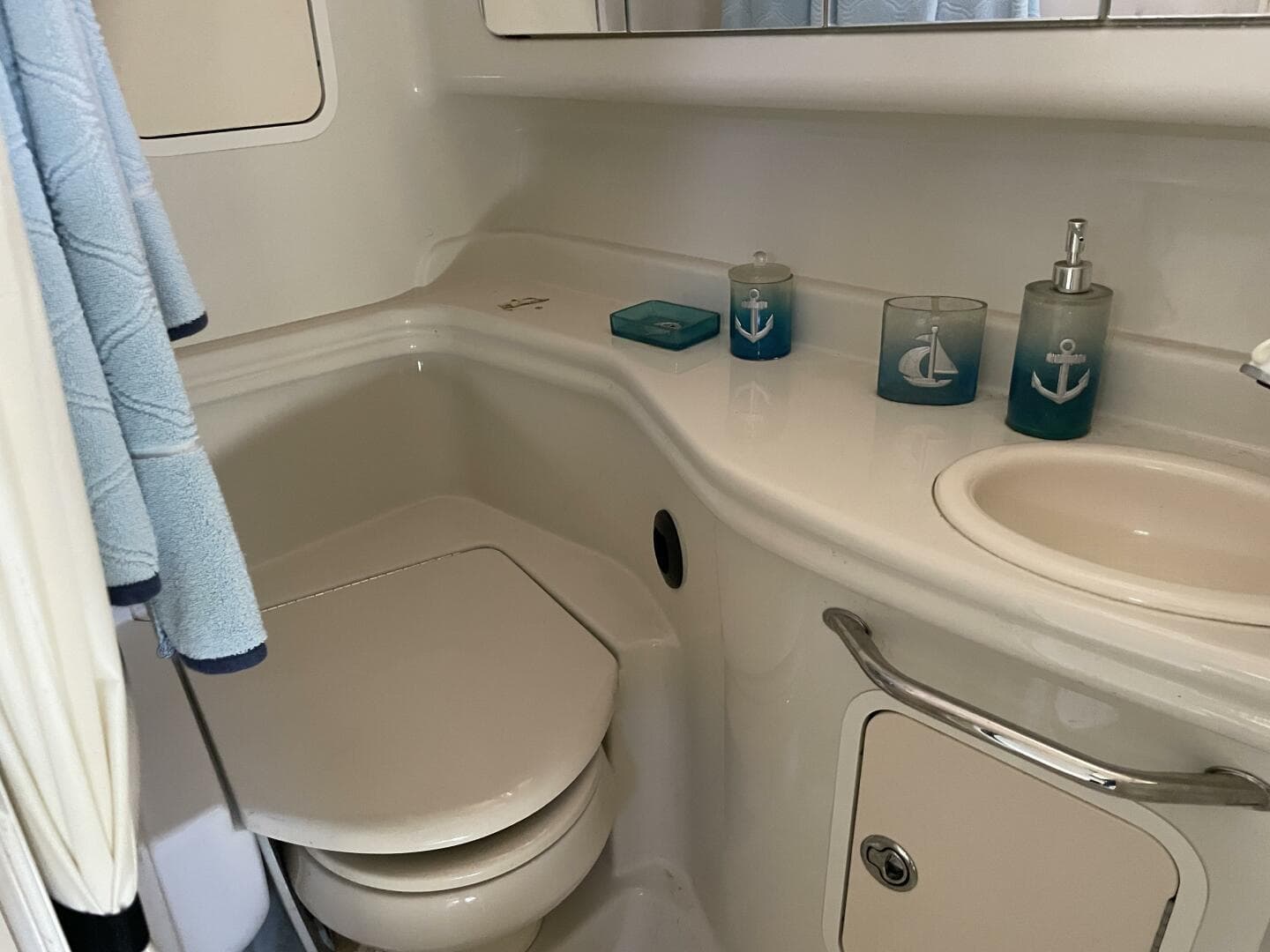 2006 Sea Ray 320 Sundancer — photo 34