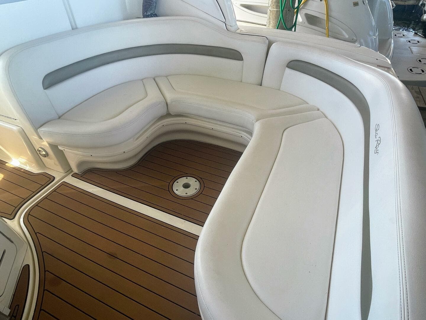 2006 Sea Ray 320 Sundancer — photo 10
