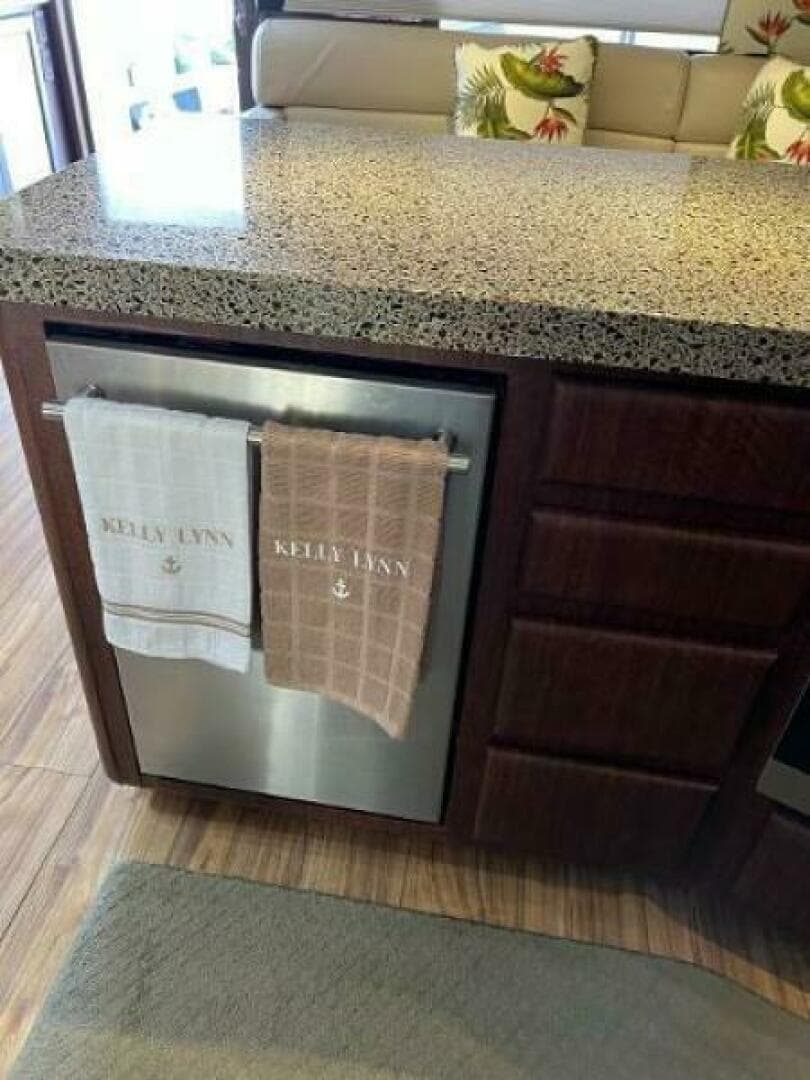 1991 Viking Boats Convertible — photo 26