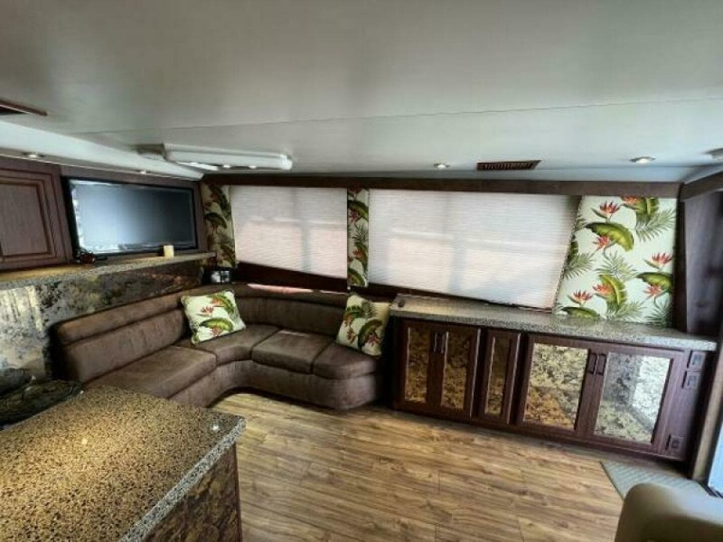 1991 Viking Boats Convertible — photo 20