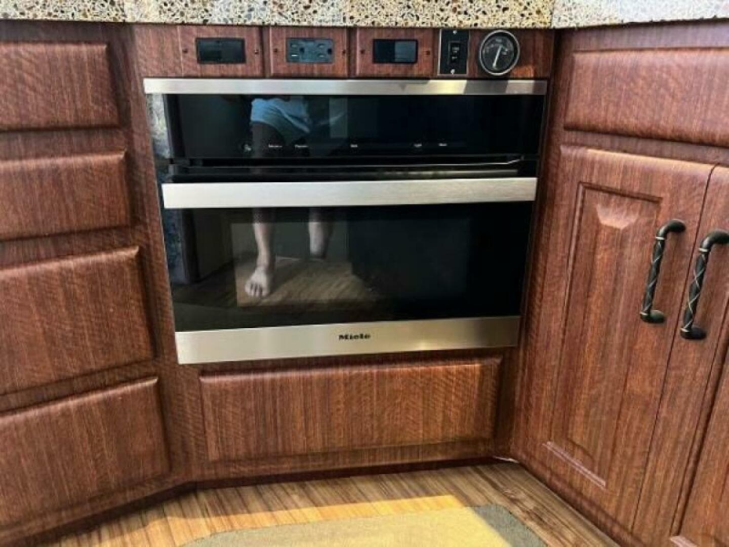 1991 Viking Boats Convertible — photo 25